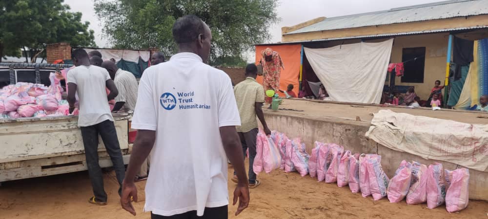 Distribute 3,000 Food Baskets in Zamzam Camp for Displaced Persons in North Darfur
